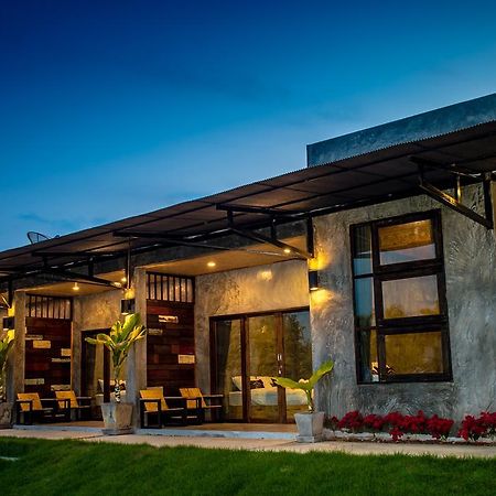 Готель Friends House Чіанг-Кхан Екстер'єр фото